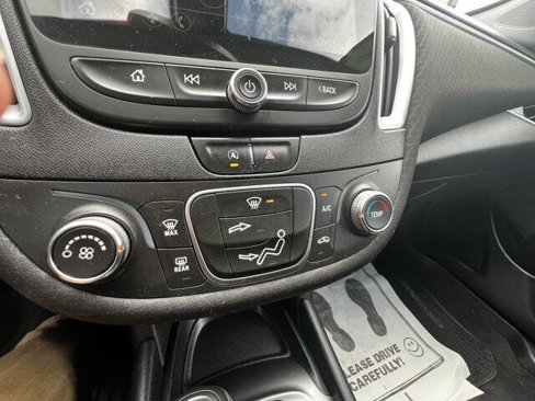 Used 2020 Chevrolet Malibu LS image 17