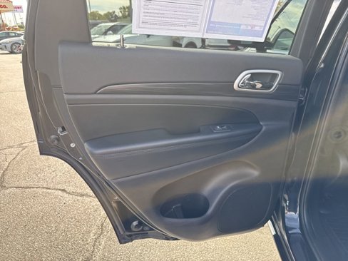Used 2020 Jeep Grand Cherokee Altitude image 31
