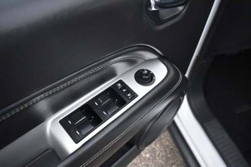 Used 2015 Jeep Compass High Altitude image 27