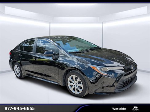 Used 2024 Toyota Corolla LE image 1