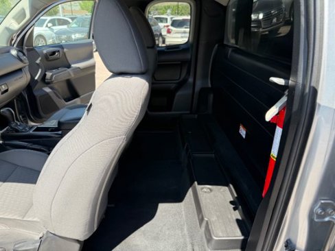 Used 2020 Toyota Tacoma SR image 19