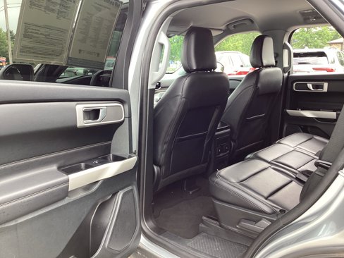Used 2024 Ford Explorer XLT w/ Equipment Group 202A image 36