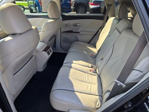 Used 2011 Toyota Venza w/ Leather Pkg image 16