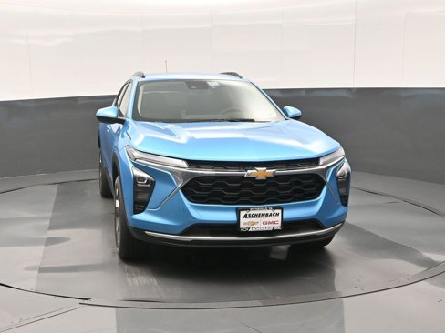 New 2025 Chevrolet Trax LT w/ Driver Confidence Package image 3