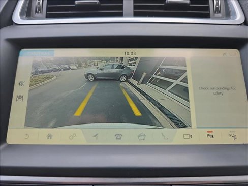 Used 2020 Jaguar E-PACE SE image 23