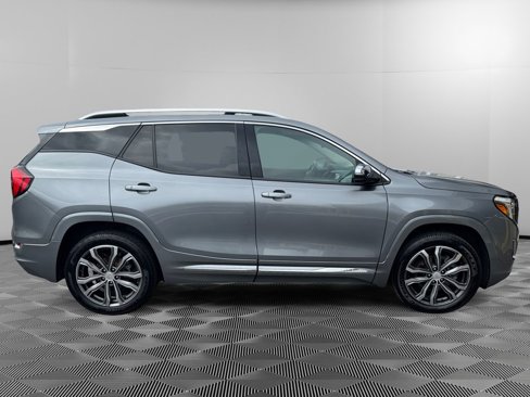Used 2020 GMC Terrain Denali w/ Denali Premium Package image 8