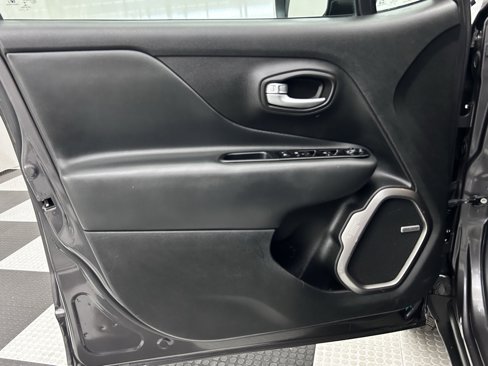 Used 2020 Jeep Renegade Limited w/ Advanced Technology Group image 15