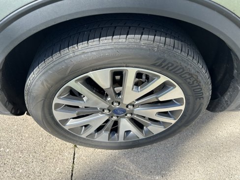 Used 2022 Ford Escape Titanium image 9