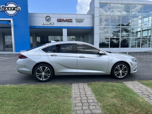 Used 2018 Buick Regal Essence w/ Driver Confidence Package #1 image 4