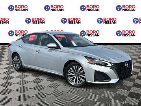 Certified 2023 Nissan Altima 2.5 SV image 1