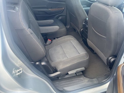 Used 2020 GMC Acadia SLE image 27