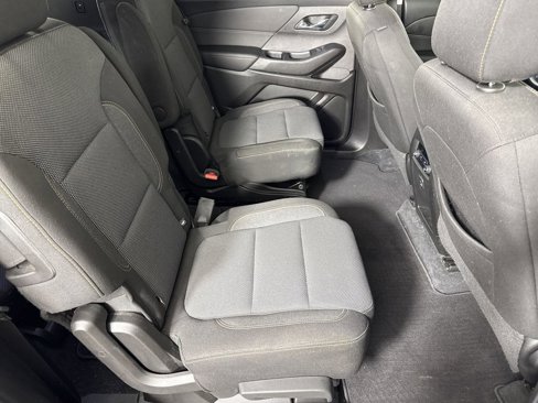 Used 2021 Chevrolet Traverse LT image 14