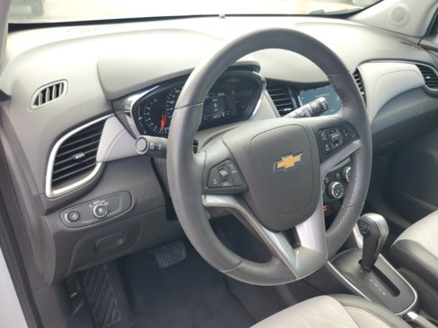Used 2019 Chevrolet Trax LT w/ LT Convenience Package image 10