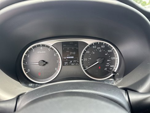 Used 2024 Nissan Kicks S image 11