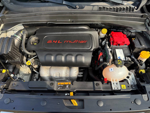 Used 2020 Jeep Renegade Latitude w/ Cold Weather Group image 17