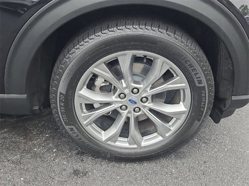 Certified 2022 Ford Explorer Limited w/ Equipment Group 301A image 4