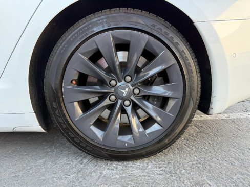 Used 2017 Tesla Model S 75 image 28