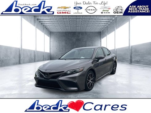Used 2022 Toyota Camry SE image 1