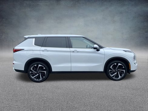 Used 2023 Mitsubishi Outlander SE image 9