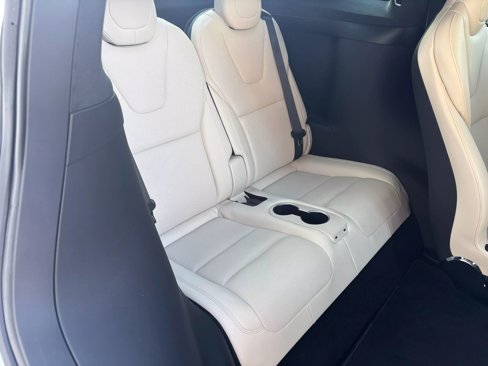 Used 2022 Tesla Model X image 14