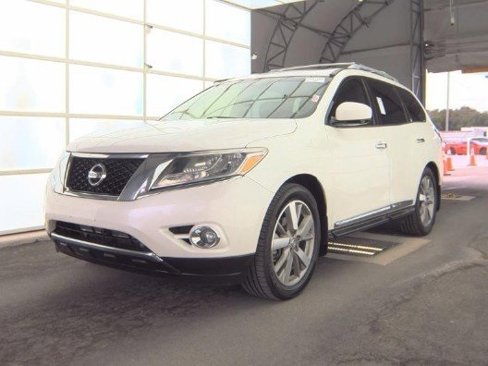 Used 2015 Nissan Pathfinder Platinum w/ Family Entertainment Package image 1