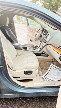 Used 2010 Lincoln MKT AWD image 11