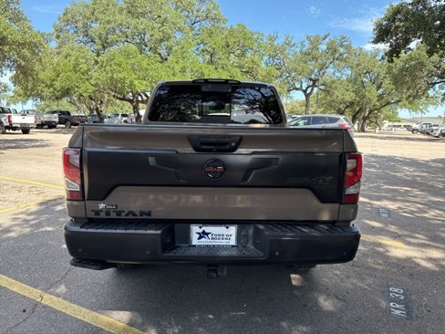 Used 2021 Nissan Titan PRO-4X image 4
