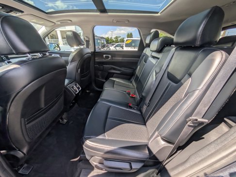 Used 2021 Kia Sorento S w/ Panoramic Sunroof Package image 9