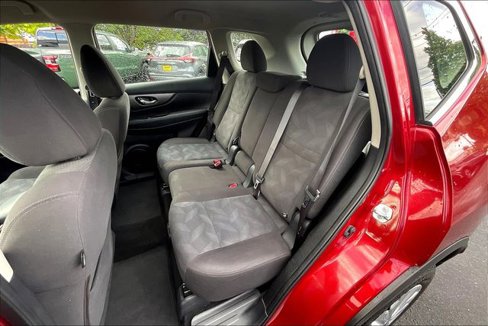 Used 2016 Nissan Rogue S image 23