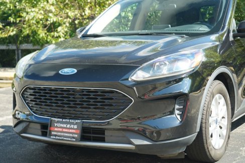 Used 2020 Ford Escape SE image 17