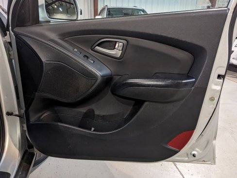 Used 2013 Hyundai Tucson Limited image 25