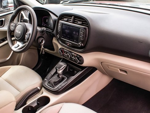 Used 2023 Kia Soul LX image 41
