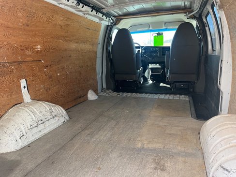 Used 2012 Chevrolet Express 2500 image 7
