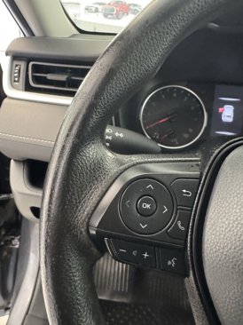 Used 2020 Toyota RAV4 LE image 13
