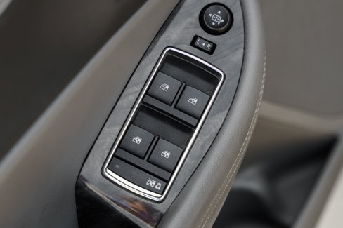 Used 2015 Chevrolet Impala LTZ image 23