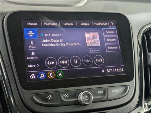 Used 2022 Chevrolet Equinox RS w/ RS Leather Package image 12