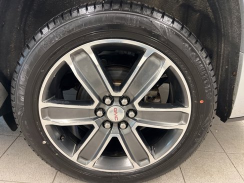 Used 2018 GMC Acadia Denali w/ Technology Package image 11