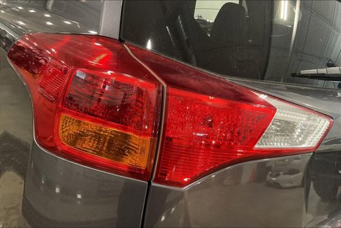 Used 2015 Toyota RAV4 Limited image 29