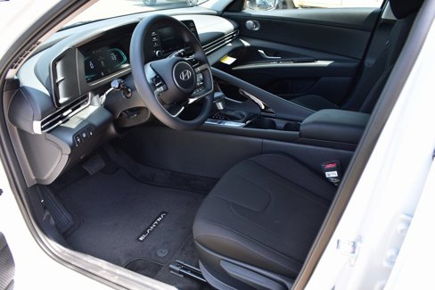 New 2025 Hyundai Elantra Blue image 14