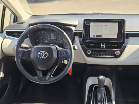 Used 2024 Toyota Corolla LE image 2
