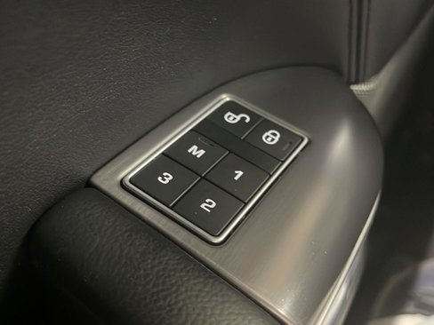 Used 2016 Land Rover Range Rover Sport SE image 21