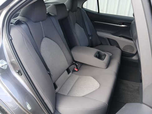 Used 2022 Toyota Camry LE image 30