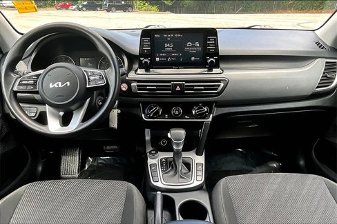 Used 2022 Kia Seltos LX image 7