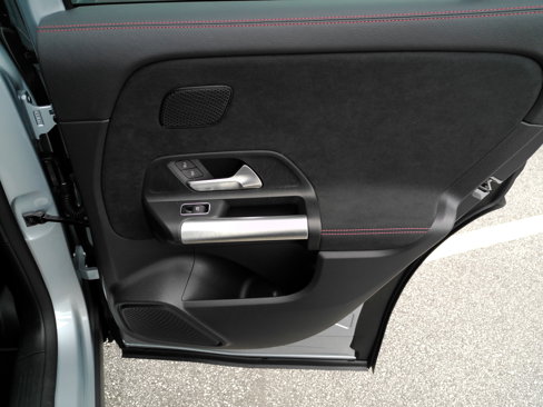 Certified 2025 Mercedes-Benz GLA 250 4MATIC image 21