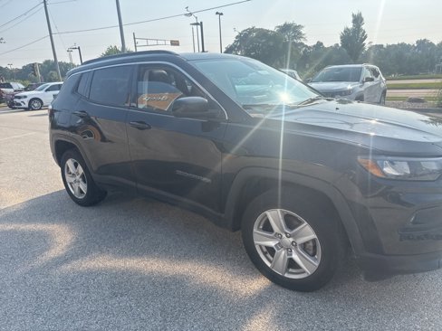 Used 2022 Jeep Compass Latitude w/ Sun and Sound Group image 4