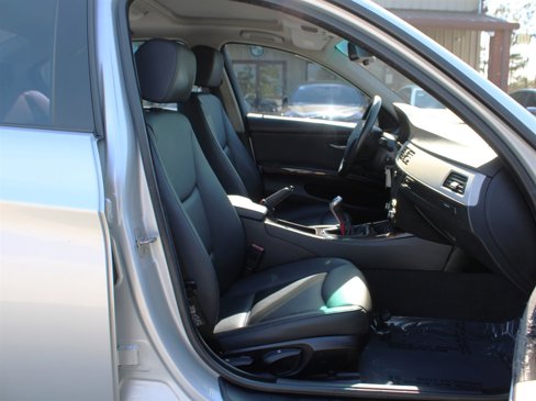 Used 2009 BMW 328i xDrive Sedan image 16