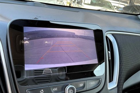 Used 2022 Chevrolet Malibu LT image 23