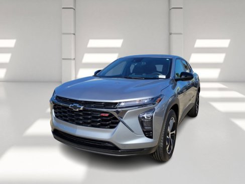 Certified 2025 Chevrolet Trax RS w/ Driver Confidence Package image 1
