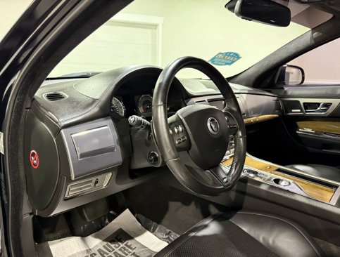 Used 2011 Jaguar XF R image 8