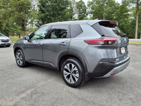 Used 2021 Nissan Rogue SV image 4